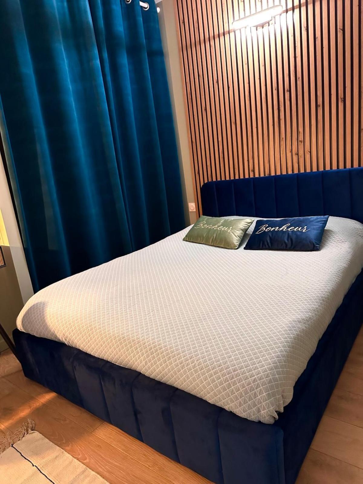Un Appartement En Centre Ville , A 2 Pas Du Chateau De Villers Cotterets Luaran gambar